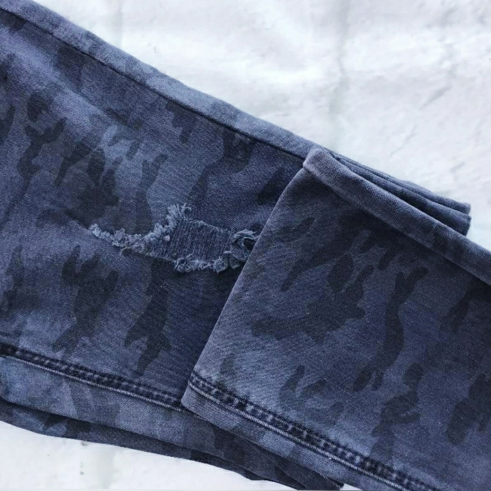 Casual Chic Charcoal Camo Ripped Skinny Jeans - Picture 6 of 16
